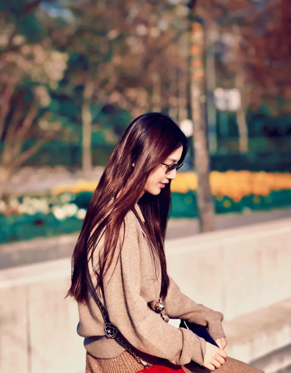 黄圣依分享瑞士游学美照笑容温柔恬静松弛又自在