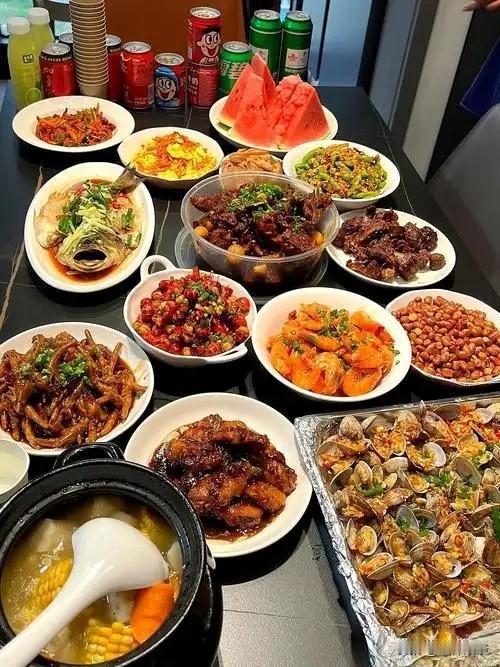 人过五十，别再顿顿白粥配咸菜：这9样家常食物，花钱不多却很养人！人上了岁数，