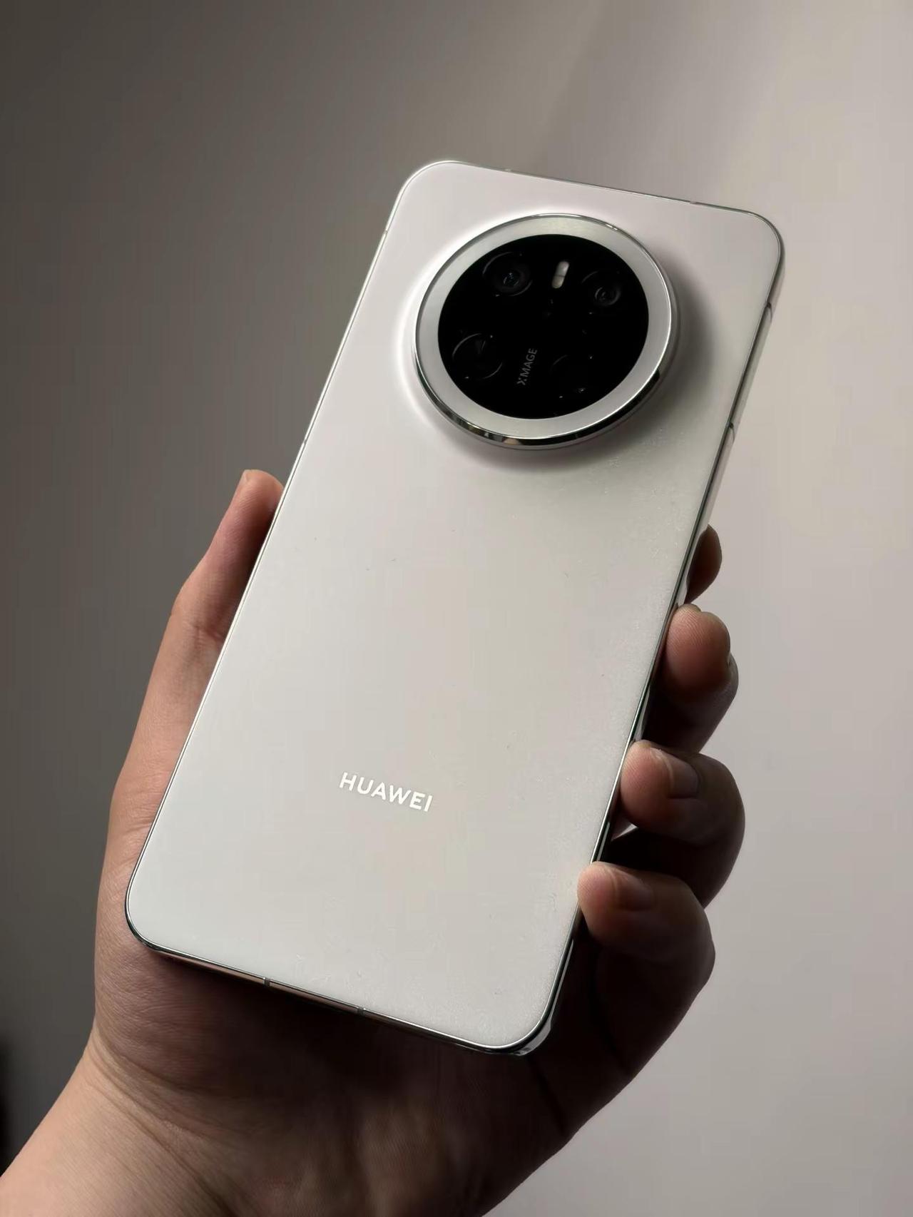 不是❓华为居然Mate70没有屏幕指纹。买给家里人用的，到了才知道，Mate70