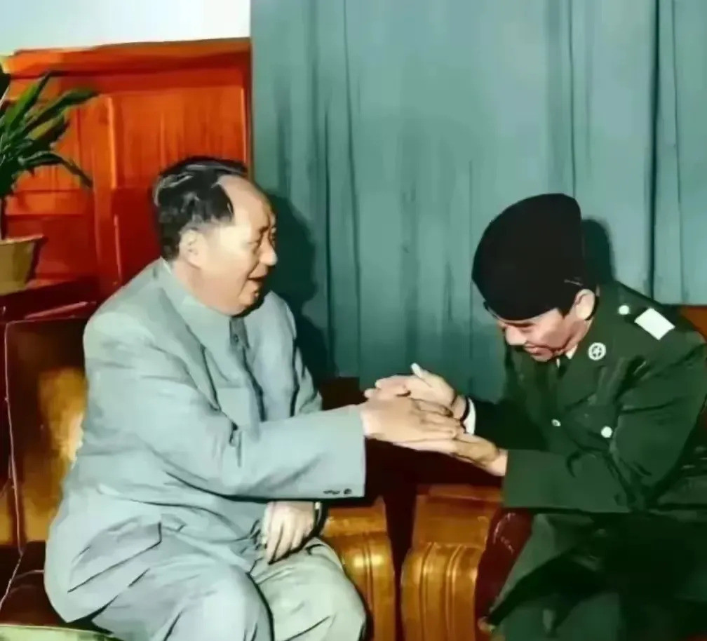 印尼总统要和毛主席住一起---天