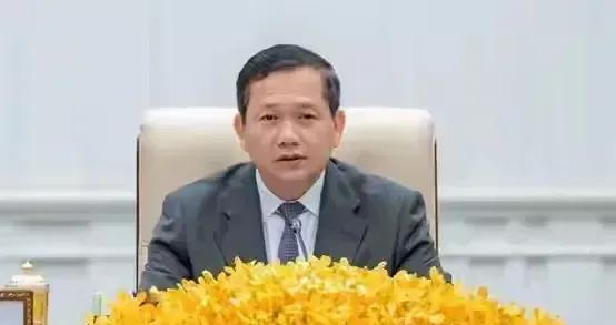 出席阅兵仪式的外国领导人和元首名单公布，万万没想到，柬埔寨首相洪玛奈不在名单中，