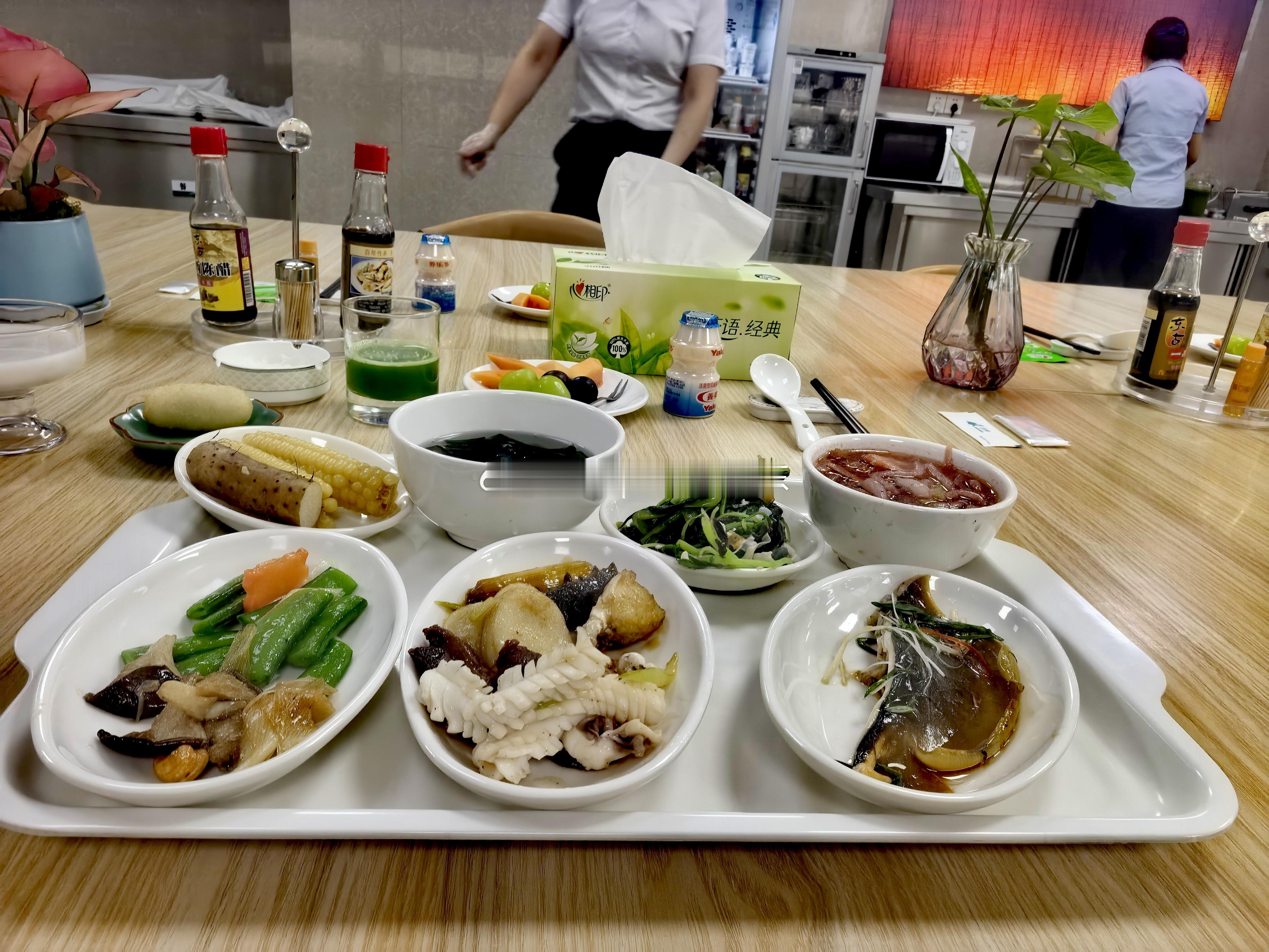 这午餐食堂工作餐怎么样？​​​