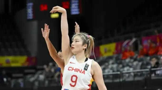 宫鲁鸣这番对李梦打不了国家队的话可谓高深至极！宫鲁鸣说李梦是老队员了十年来一