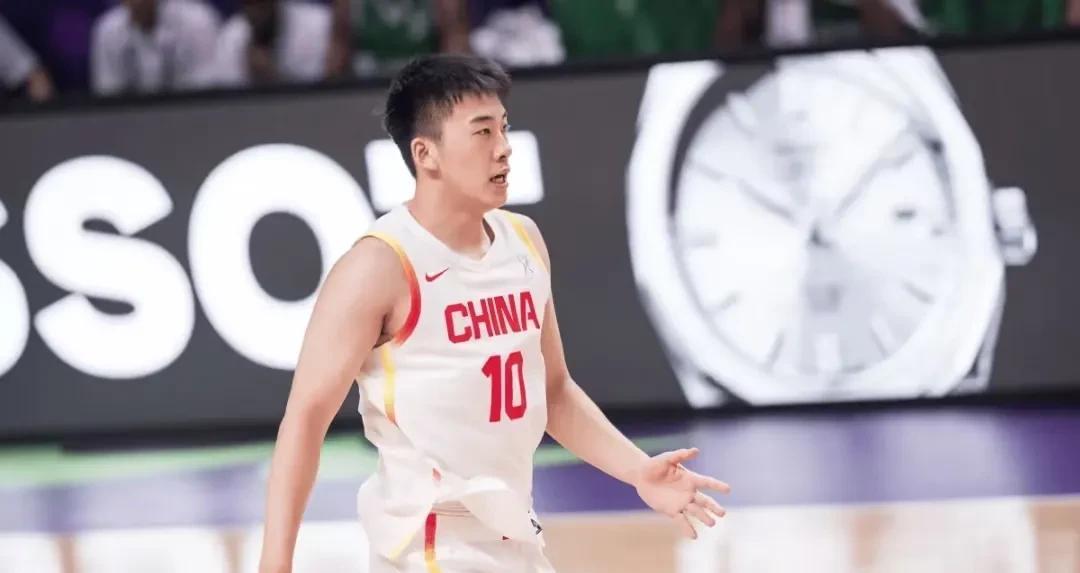 中国男篮90:68大胜约旦男篮，3胜0负以小组第一的身份直通8强，不得不承认的三