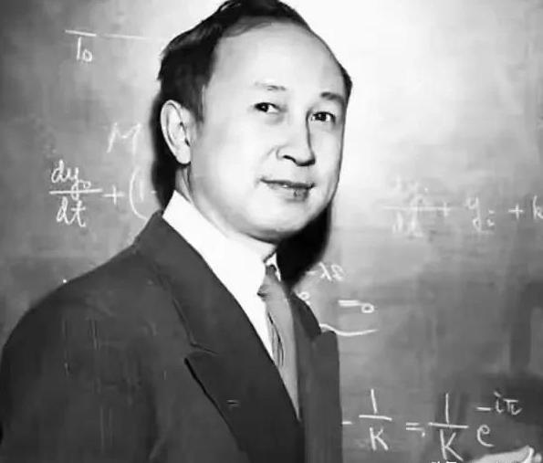 1992年，中国街头跑的还是苏联拉达和自行车洪流。一个81岁老人给国家写了封信：