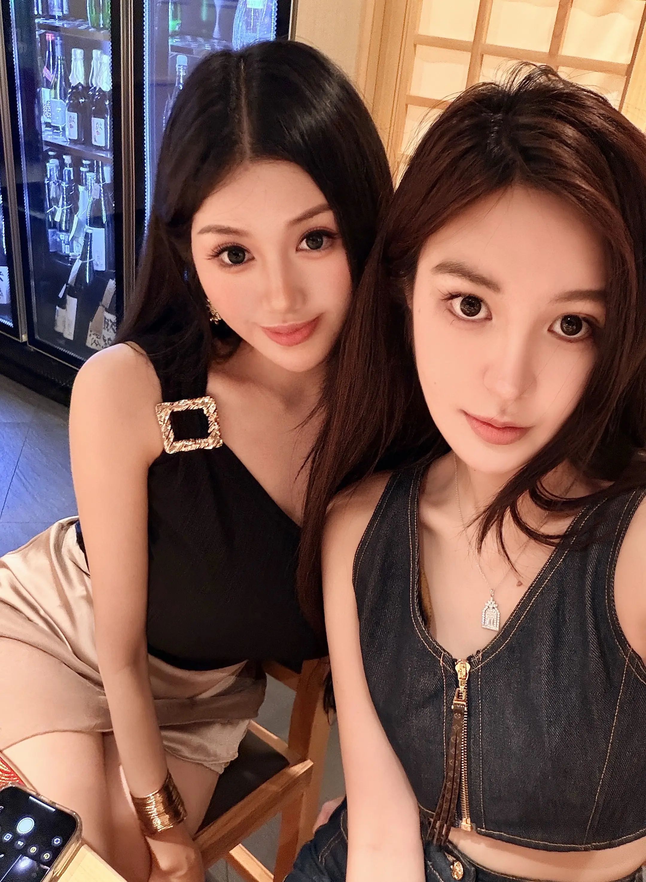快乐很简单：好吃的 + 对的人