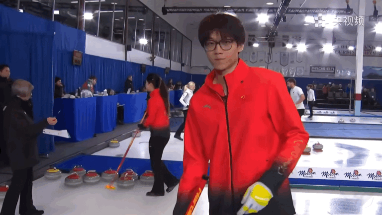 可惜，年轻的中国组合有些失误，半场2-5落后，全场3-7韩国！以落选赛之小组循环