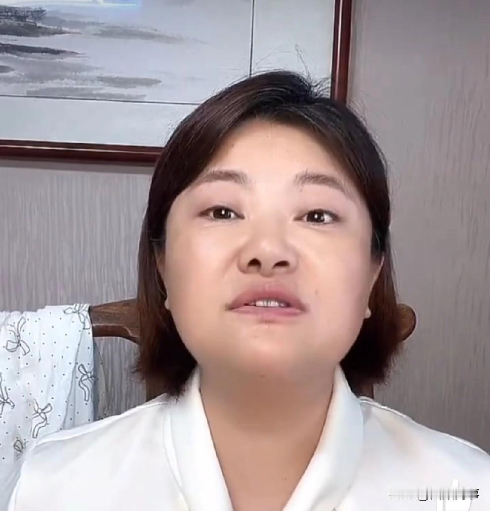 韩安冉妈妈回应和韩安冉关系不好！称韩安冉非常聪明，小时