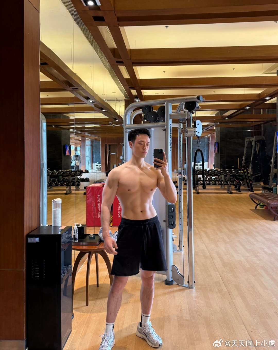 地狱级饮食后身体的变化脸不一定能改变的了，身材还是要改变的。都在吃好运动上。改变