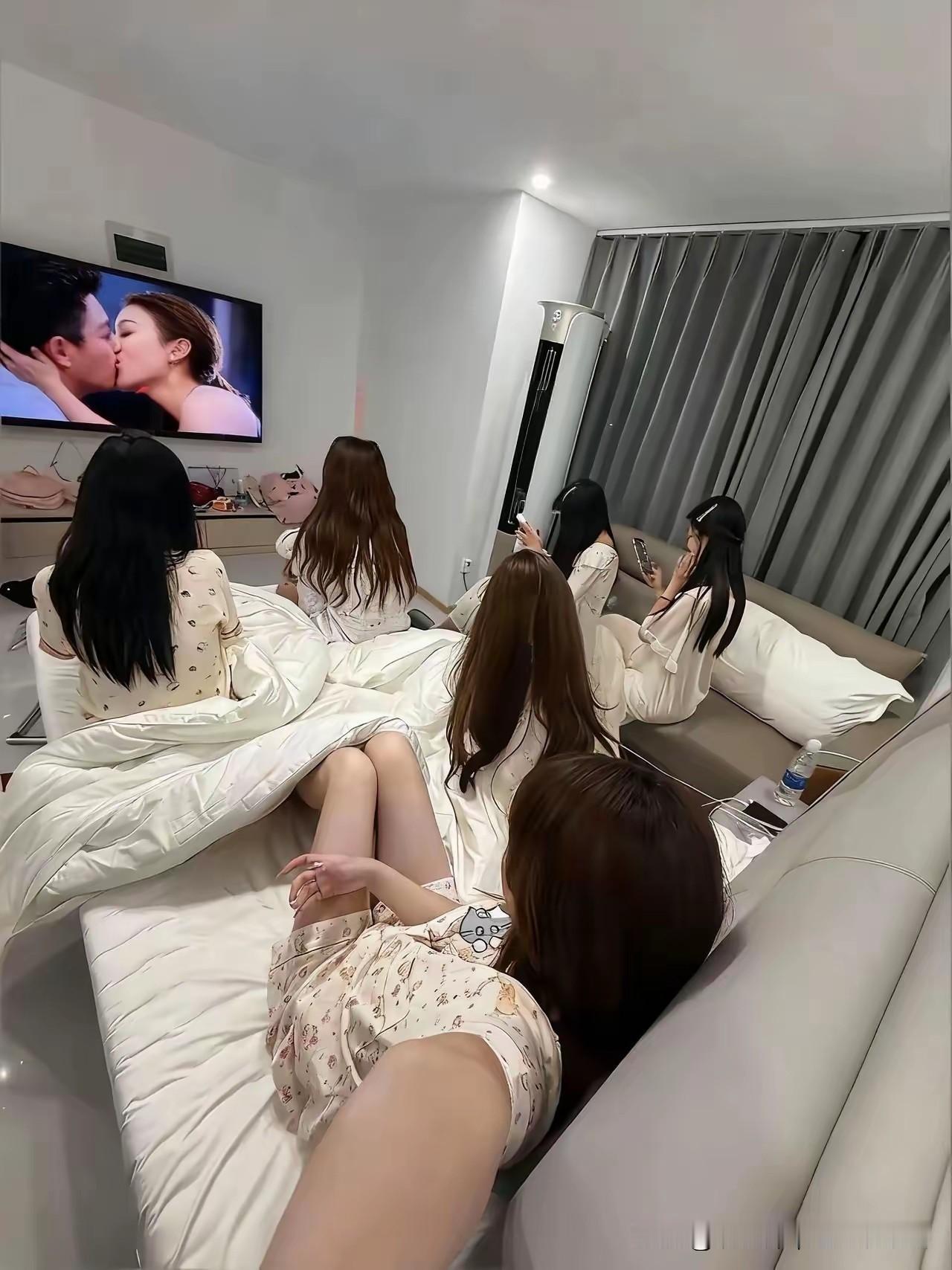 涉黄犯罪正变异升级：从线下高端场所的隐蔽运营，到线上网络的精准扩散，甚至出现“企