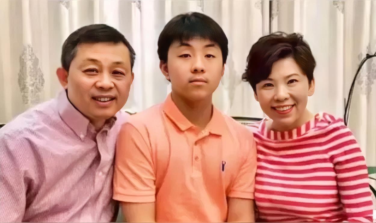 晚婚晚育的十大国乒名将1、乔红，前女单世界冠军，50岁结婚。2018年9月，