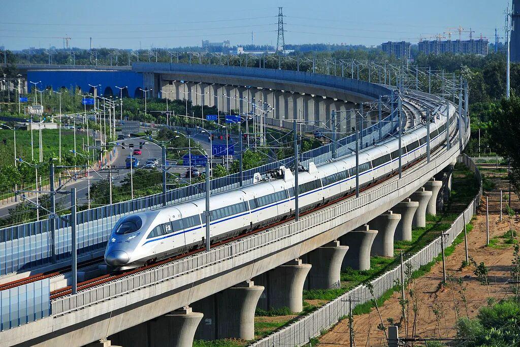 渝万高铁定调今年完工，但别误会，通车还得等明年。最近重庆发布的2026年重