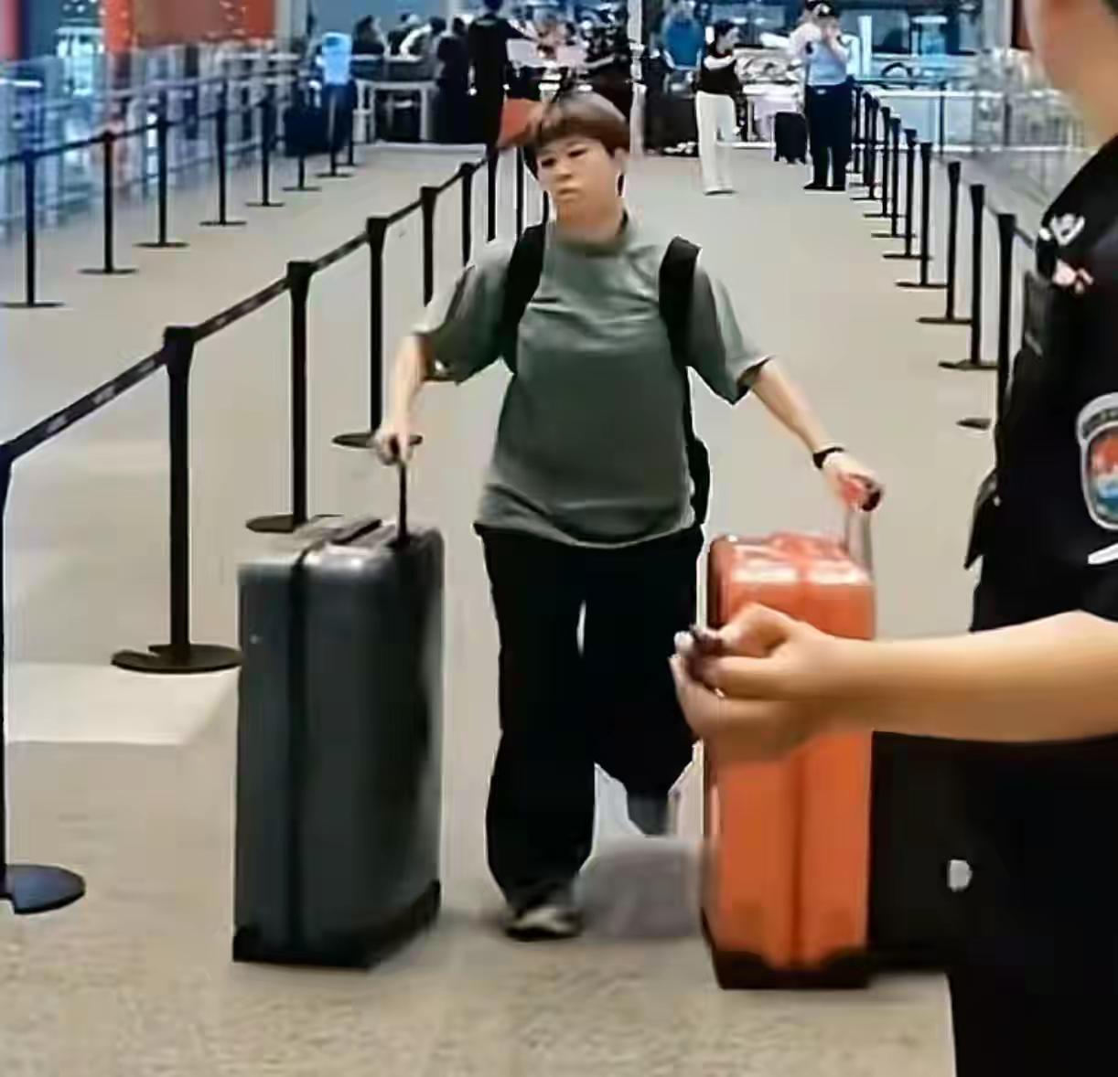 【王艺迪赶场去美国，腿显得好粗壮啊，很有力量感】卢布尔雅那球星挑战赛冠军，日本球