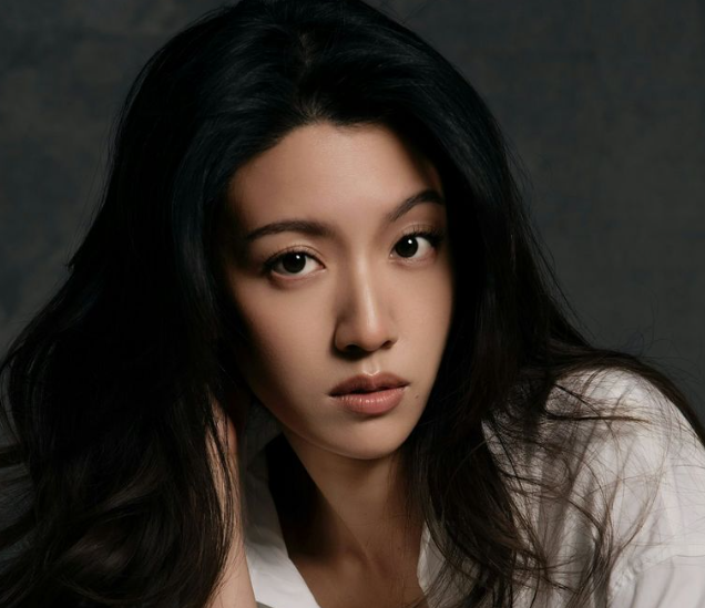 TVB视后蔡思贝正式离巢结束了13年的宾主关系！2年没戏拍，拿到视后宝座也没有