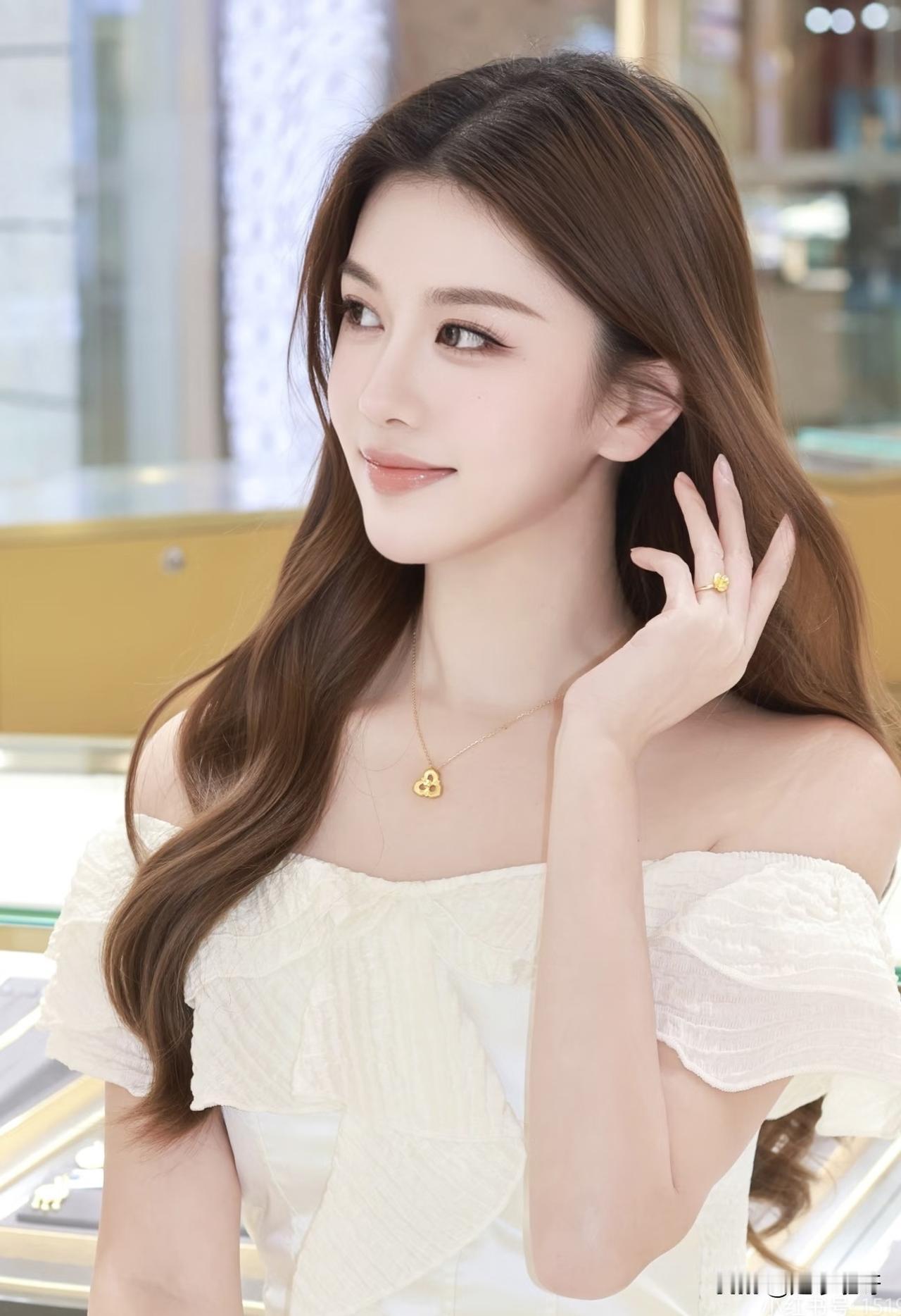 落落大方的小姐姐