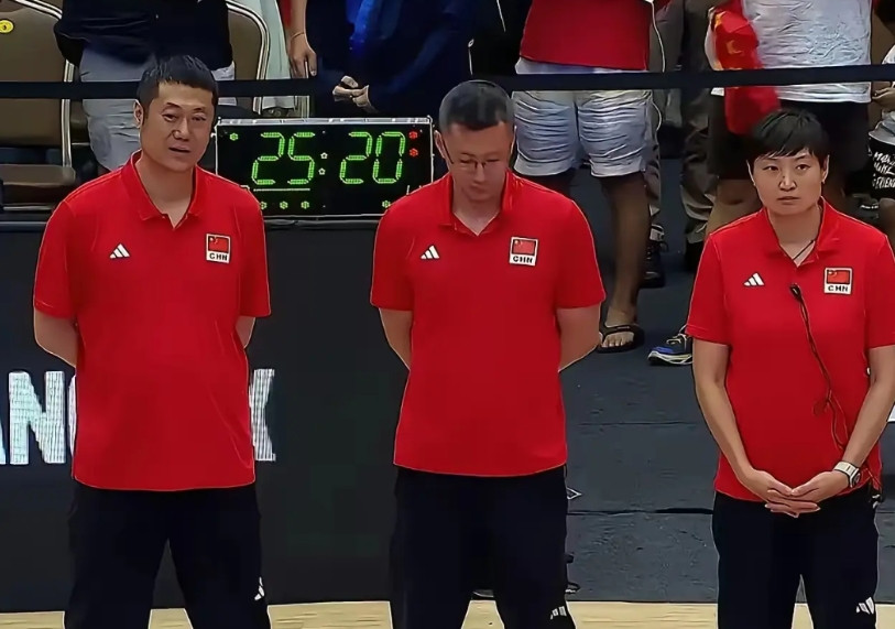 明年亚锦赛，如果中国女排丢冠，主教练赵勇会不会下课？女排没有朗平指导，真不行。