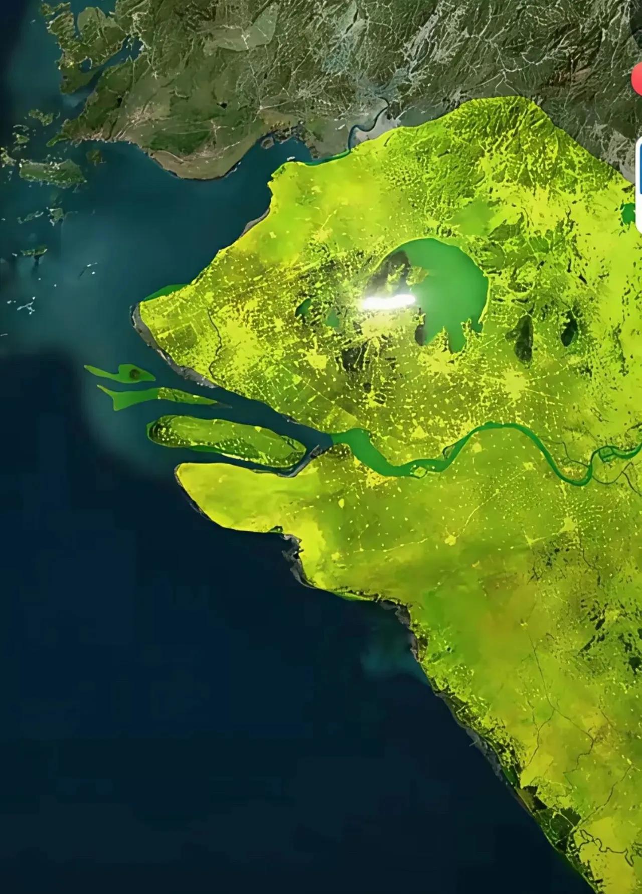 上海的地理位置形状就是一个大吞金兽，这风水无敌，只会发展越来越好，太湖绿色的大