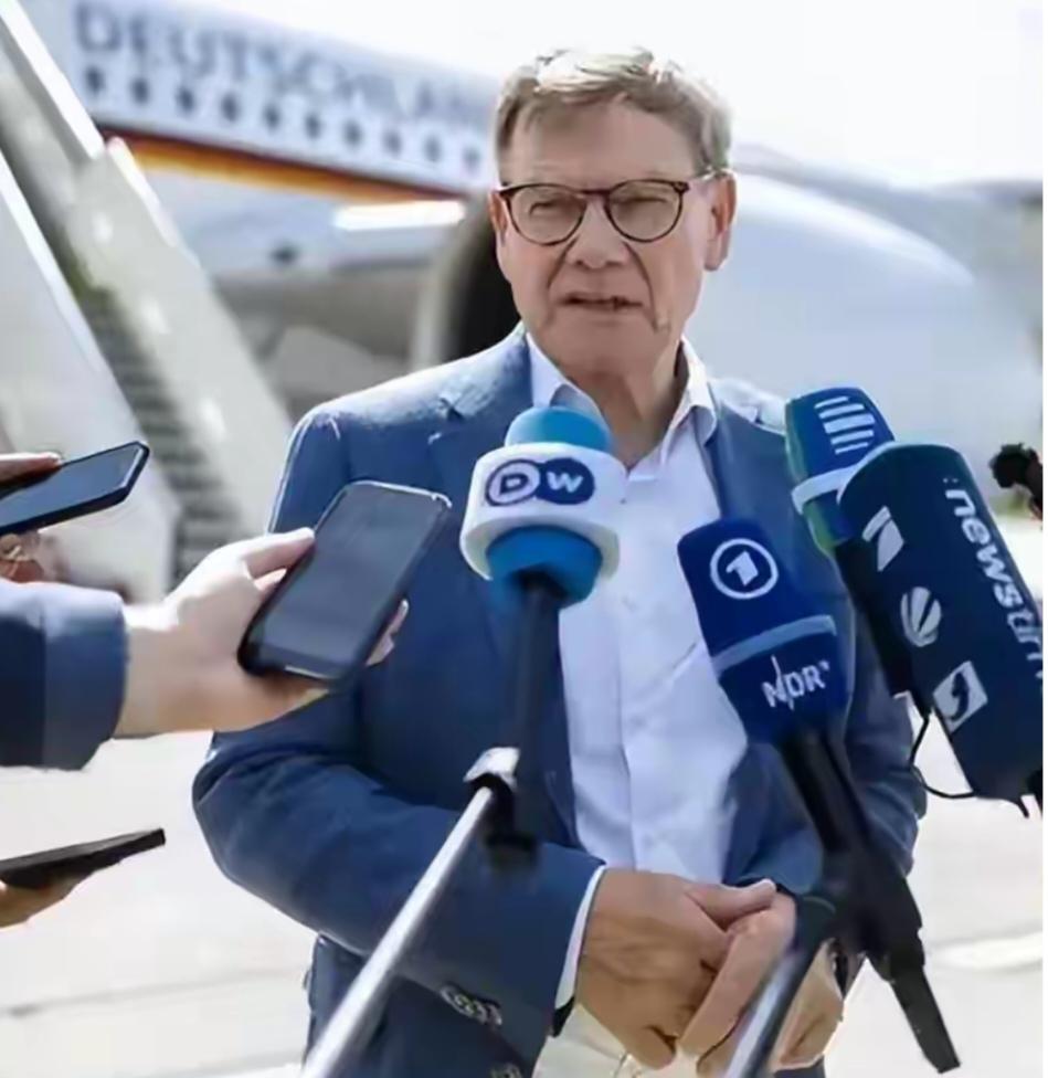 瓦德富尔,把你的东西,割了?德外长瓦德富尔出访中国前接受采访,宣