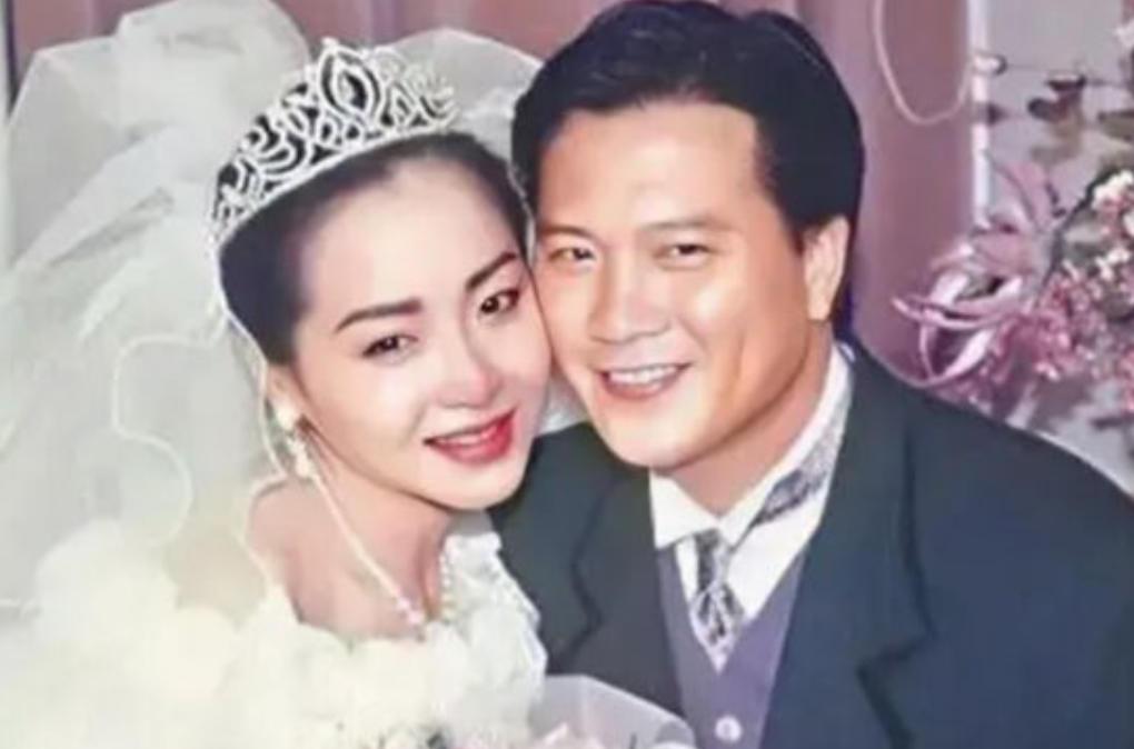 1984年，26岁的恬妞嫁给了印尼富豪，结婚当晚，她才知道老公已经有了一个妻子，