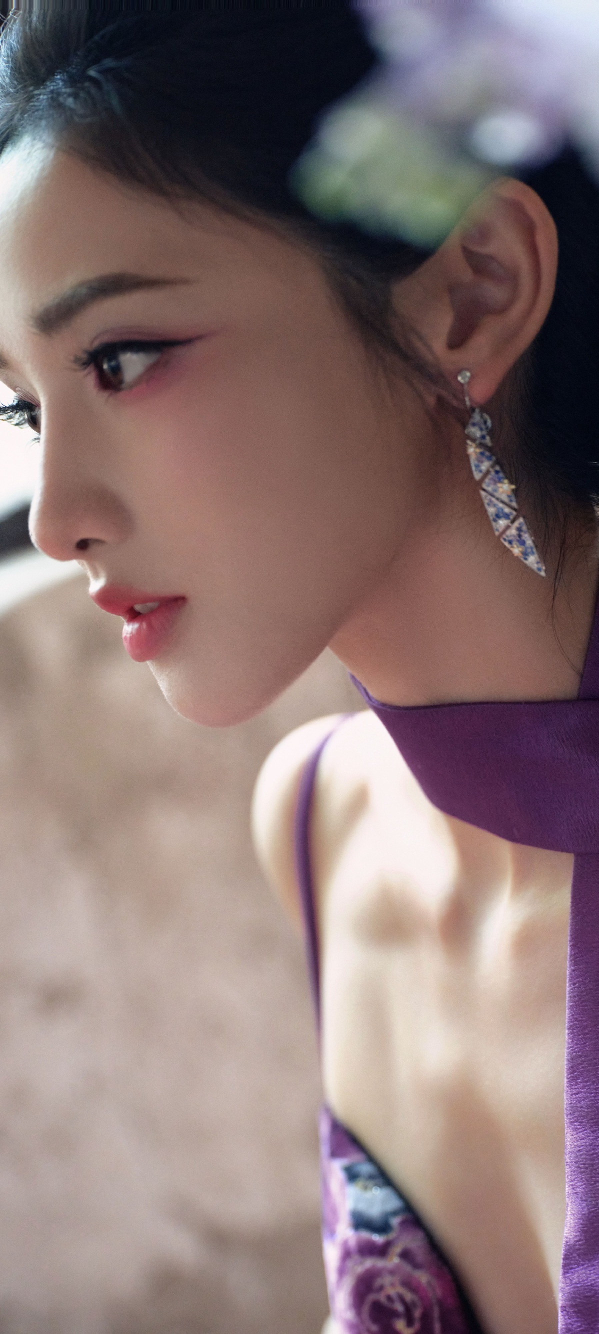 彭小苒的东方华服穿搭真美，紫气东来，暗香浮动。彭小苒