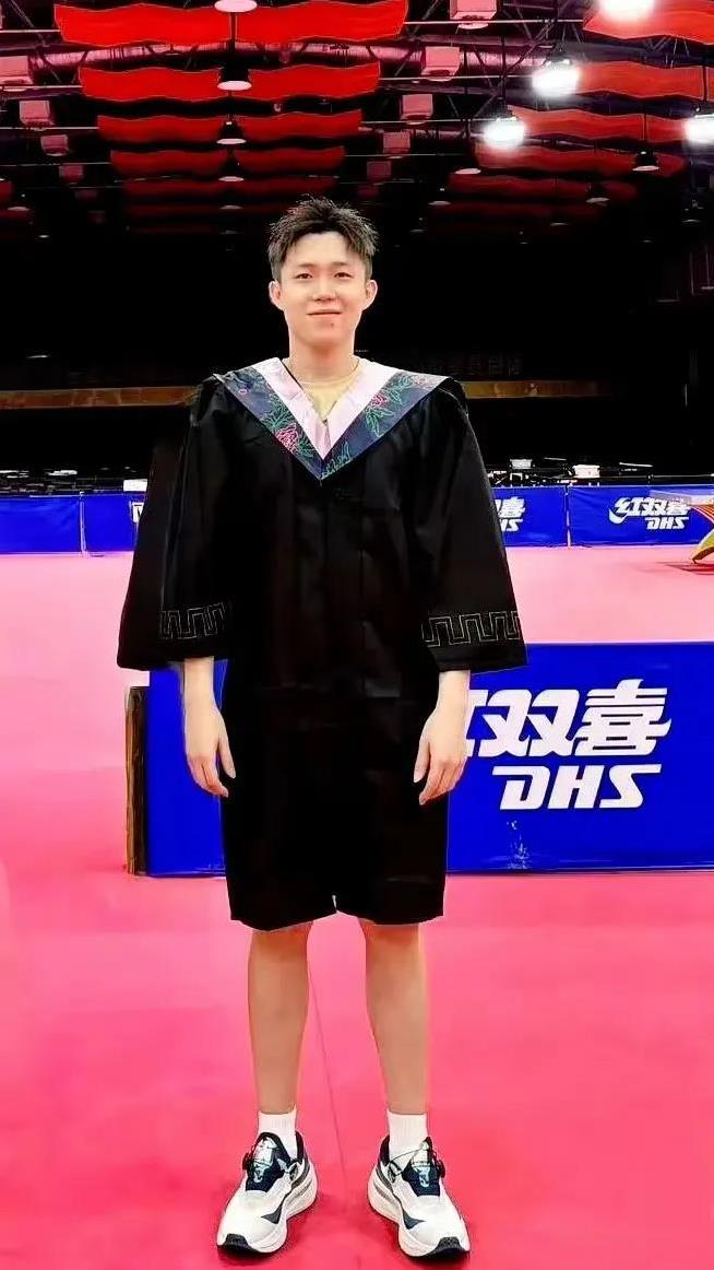 今天高考，原来孙颖莎/王楚钦都是学霸！先说孙颖莎，人家读的是上海交大安泰经管