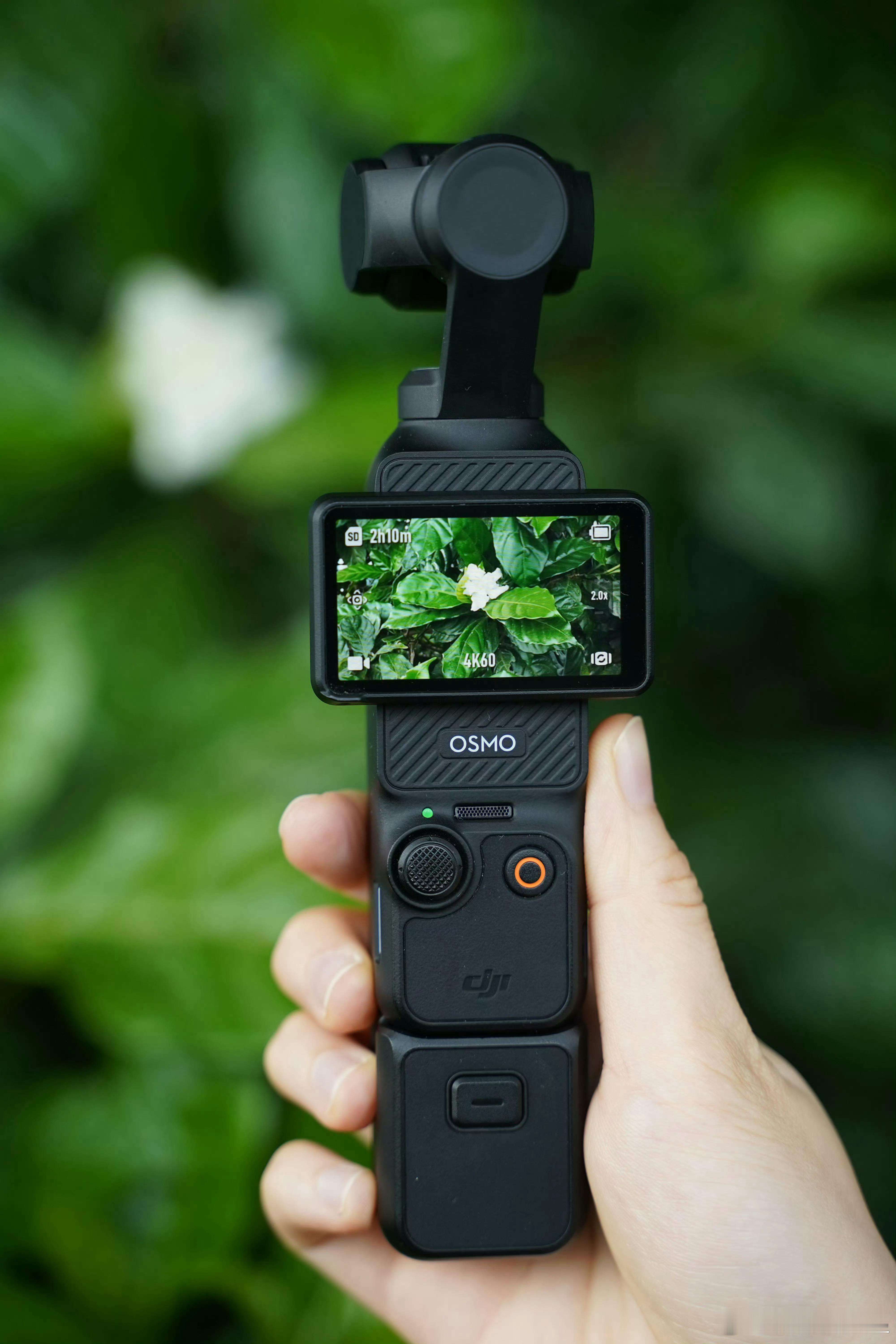 小米、OPPO、vivo均入局手持影像设备，我想该行业应该不敢小瞧手机厂商了，首