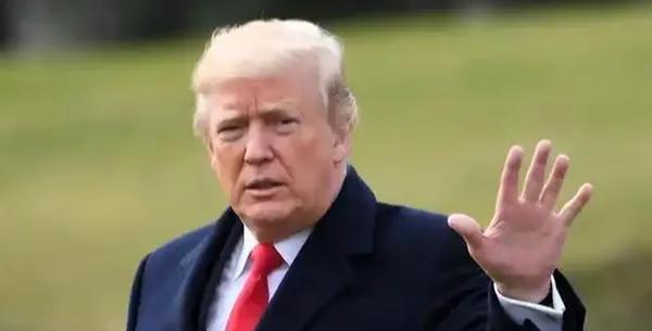 美国这位议员真是疯了。7月15日，中国回应一位美国议员威胁要对与俄进行