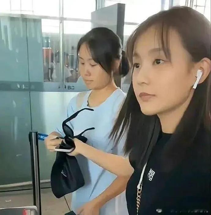 有谁能够预想到，这个毫不起眼的小女孩，日后竟会成为顶级流量明星。