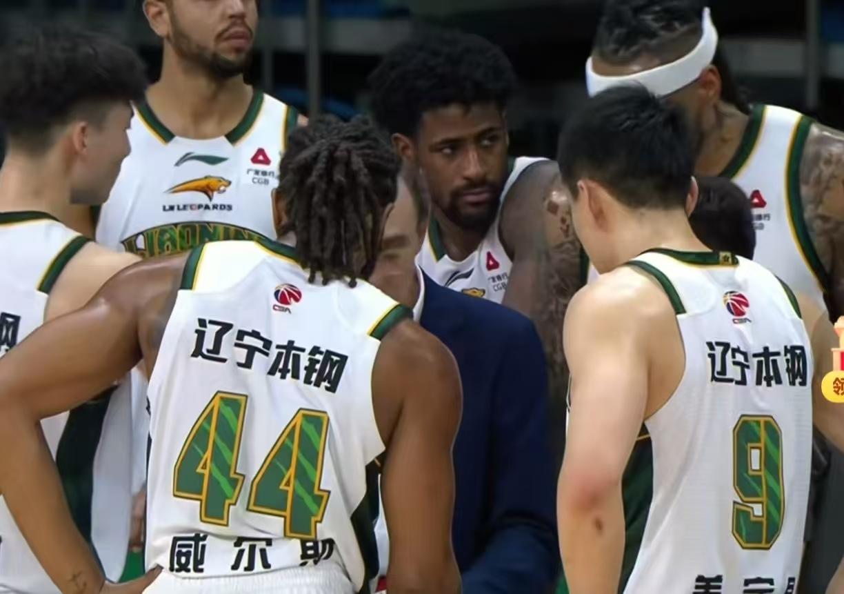 辽宁男篮球员薪资估算，看看谁最少：一、本土球员1.赵继伟合同：D类顶