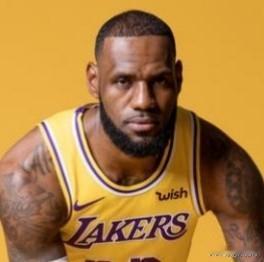 NBA常规赛拿到30000分以上别以为很轻松，历史上只有8人做到！张伯伦——3