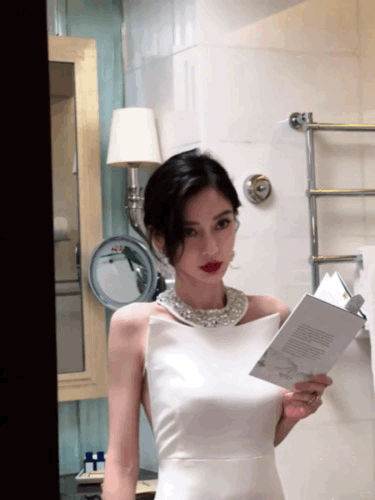 杨颖是你喜欢的类型吗杨颖的一组动图！杨颖