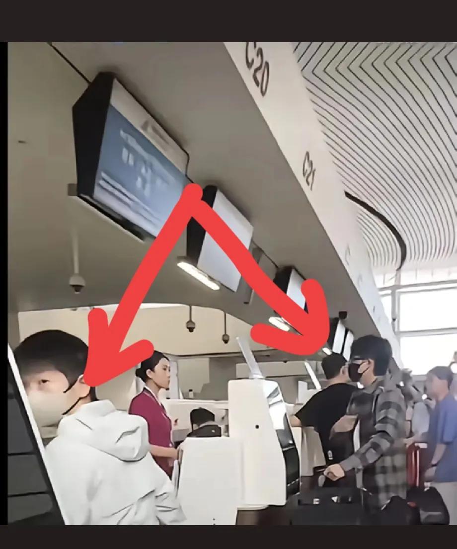 头哥名场面又多一个咱也不知道楚钦今天到底是去“C19”还是“C20”一到机场