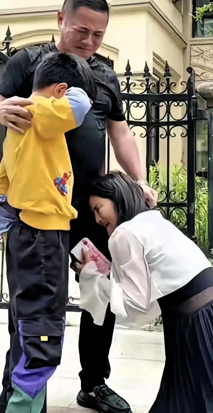 一对夫妻因琐事赌气离婚，两年时间里，男方没有再婚，女方也没有改嫁，彼此心里都还惦