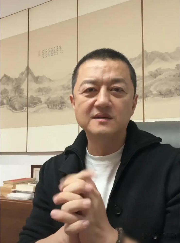 李亚鹏直播说不谈恋爱了，弹幕为啥有人哭有人笑？离婚后带货还债养女儿，他说不想
