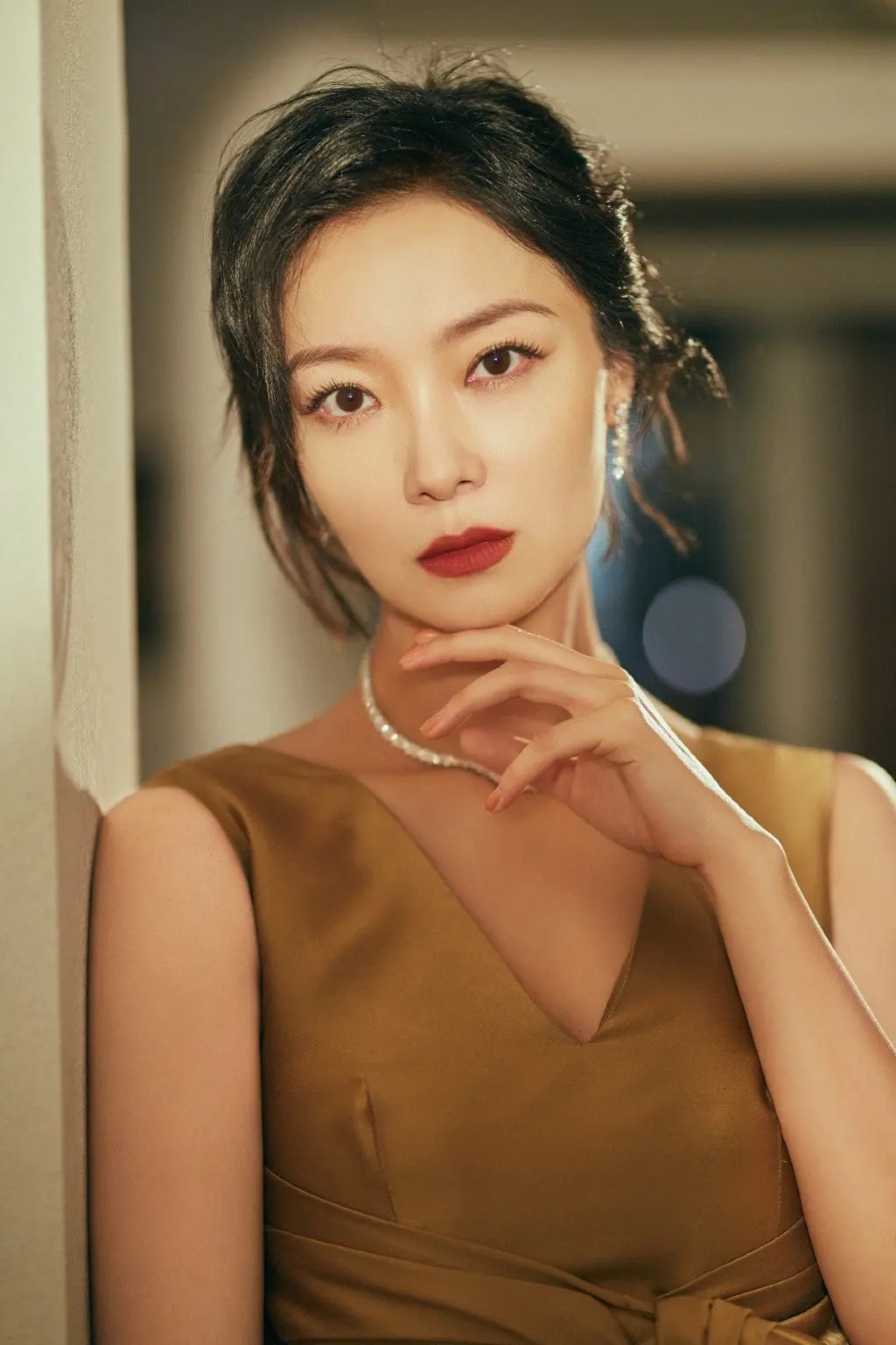 王传君的老婆居然是她？这身材很妖娆啊！