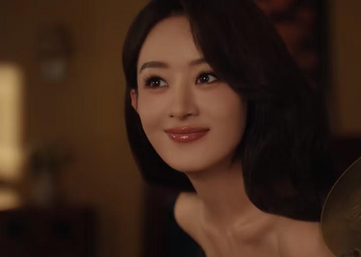 真的，赵丽颖如今的气质简直绝了！并非那种流于表面的美，而是浑身散发着一种沉静且坚