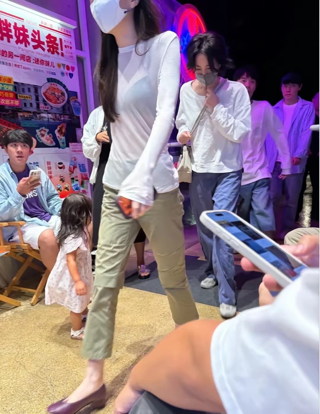李嫣是极致扁身啊好适合平底鞋​