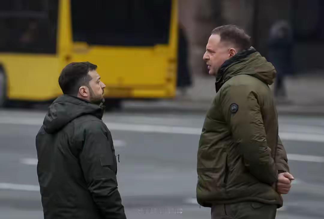 连自己的一个手下都保不住，还怎么妄言保卫自己的人民？乌克兰有没有贪腐？可能有，