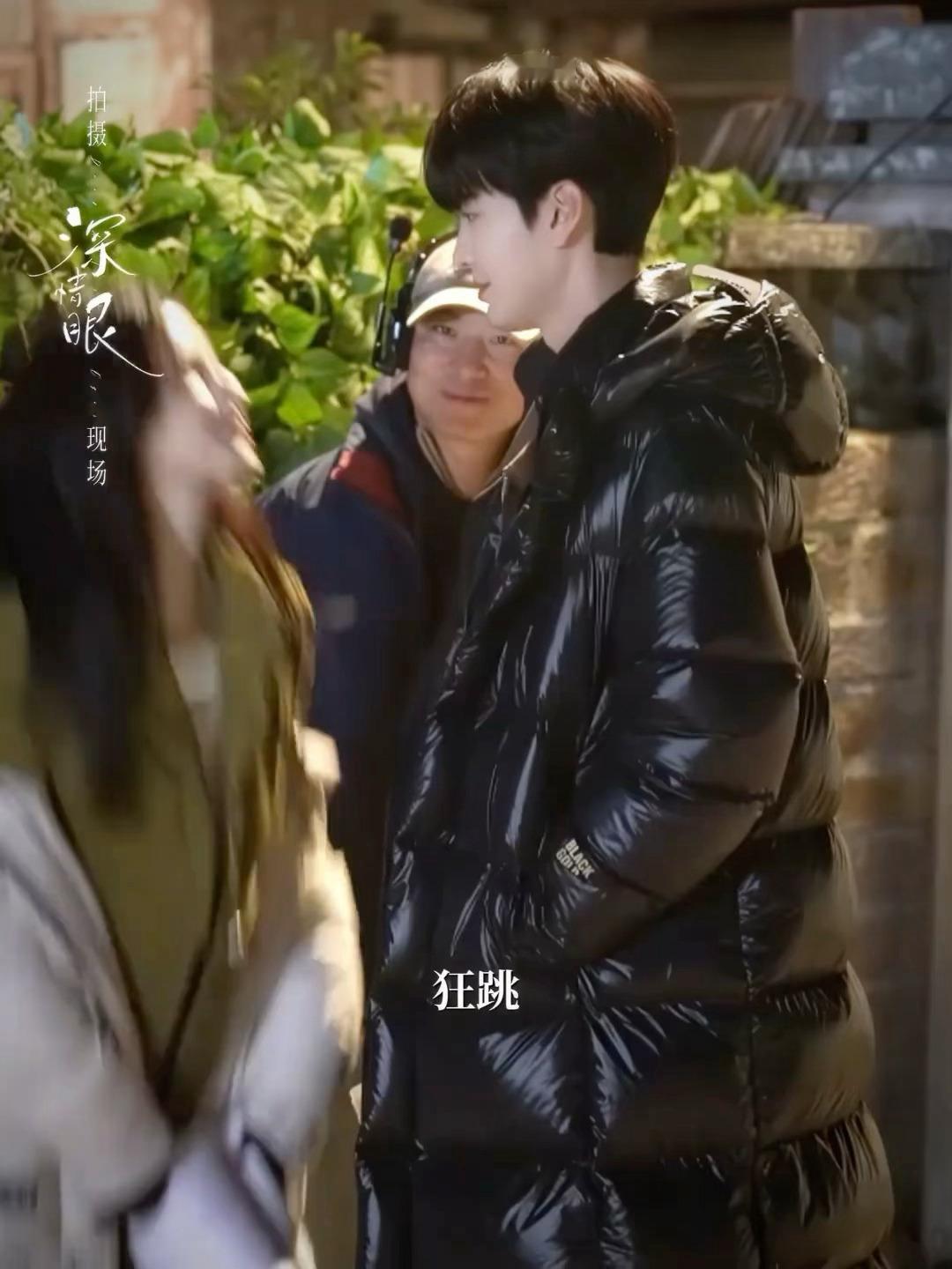 豹猫特别萌一个兜里是豹🐆一个兜里是猫🐱和爸爸妈妈同框了（图九​​​