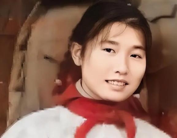 1969年，19岁的女知青黄丽萍，隐瞒自己显赫的身份，心甘情愿的在北大荒劳动。1