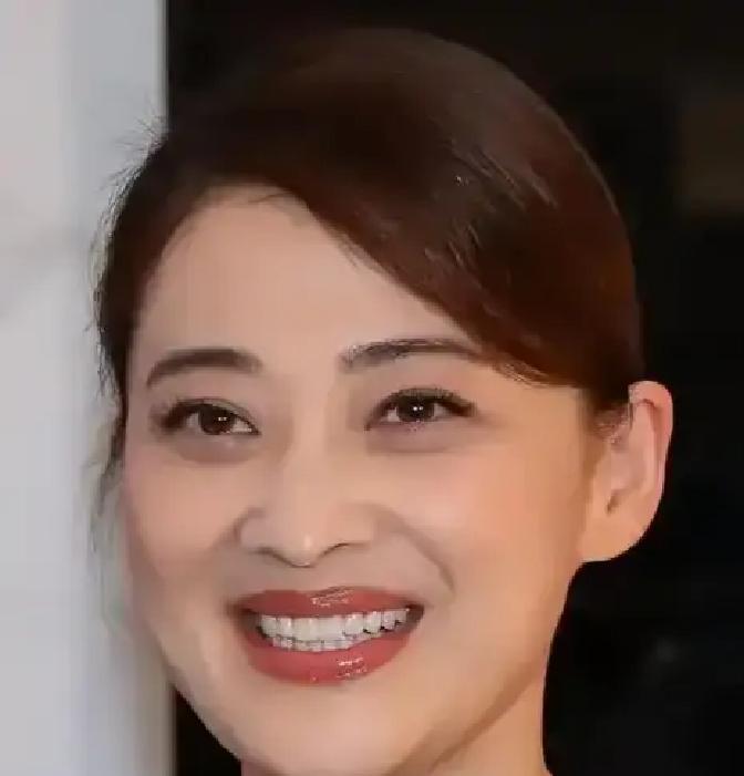 为鄢颇挡刀、流产，李小冉付出一切，为何最后是悄然退场的梅婷，活成了所有女人羡慕的