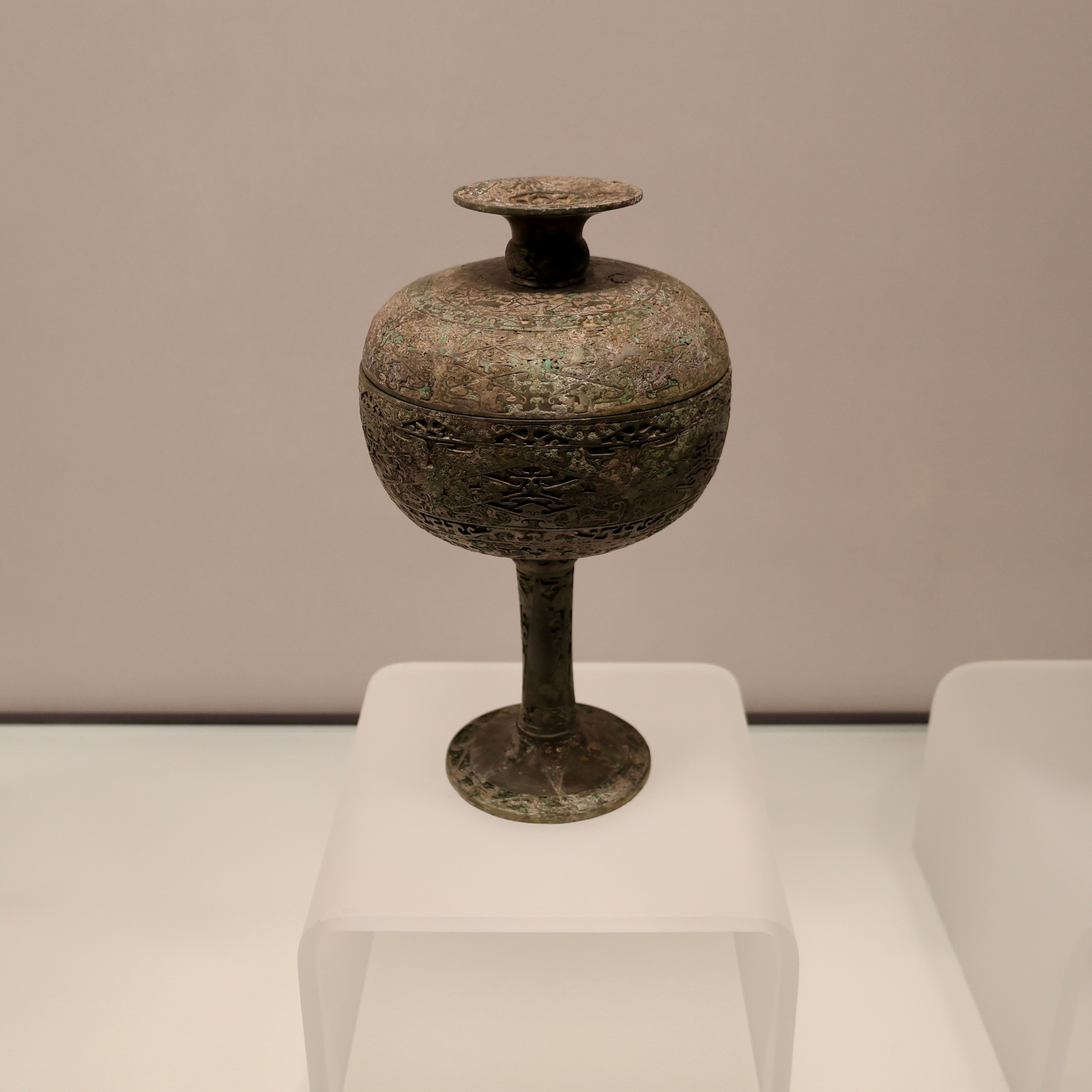 壹點历史图1图2图3图4镶嵌几何纹豆（战国早期，公元前475年一前4世纪中叶）图5矛、木护夹（战国晚