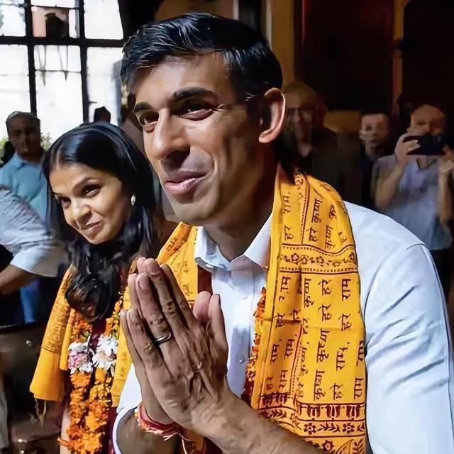 那名印度裔英国前首相苏纳克真是咸吃萝卜淡操心，已经下台了仍不甘寂寞，窜出来危言耸