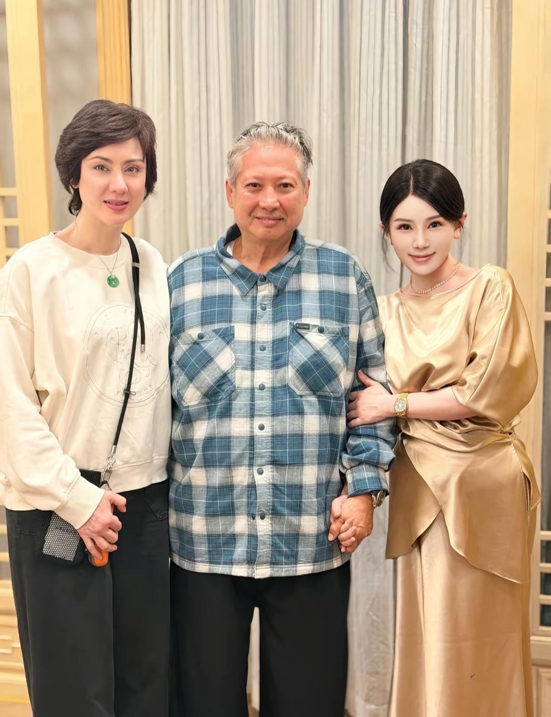 76岁洪金宝和老婆高丽虹现身云南昆明一家度假酒店，夫妻俩最近一年频繁前往云南旅游