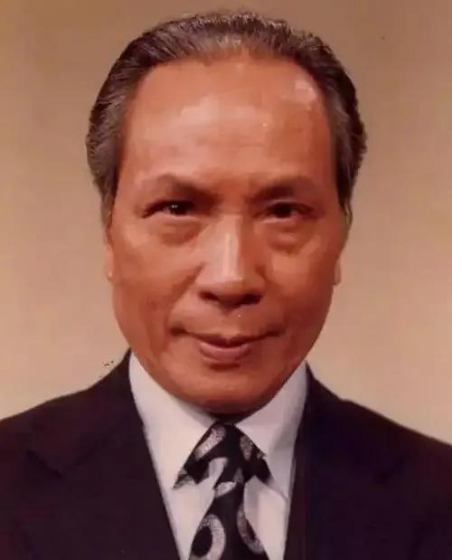 1964年，曹达华在澳门赌场贵宾厅里，输掉了3亿身家，放现在值1500亿，赌王何