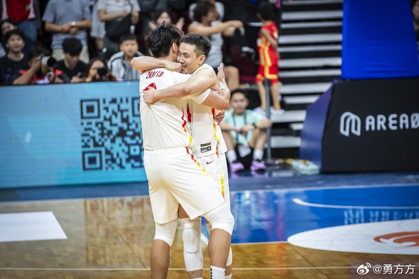 中国男篮险胜中国台北男篮一场对攻大战，对面只有7人轮转，陈盈骏和大外援完全下不