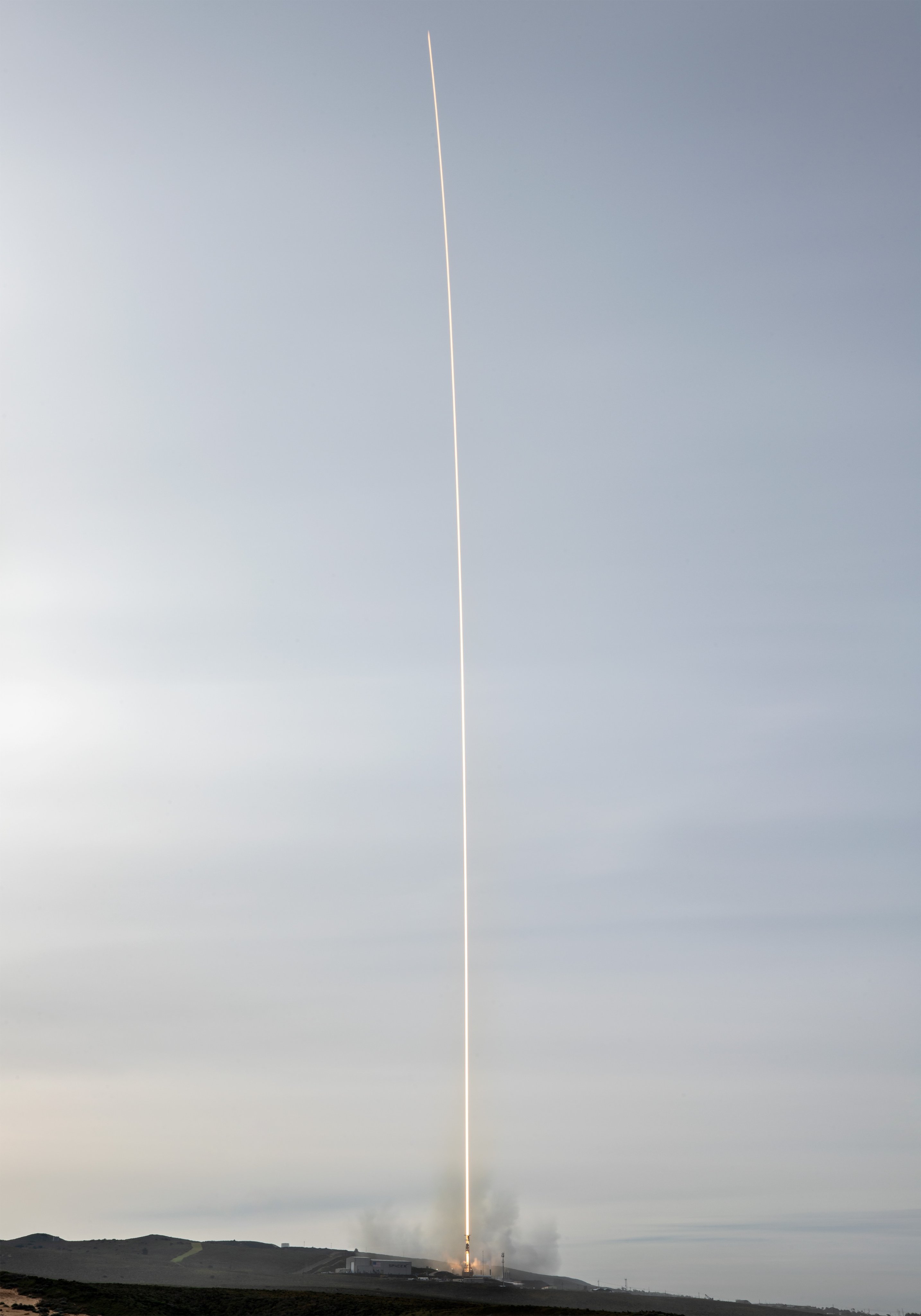 今天01:30，SpaceX在范登堡太空军基地SLC-4E，使用Falcon9