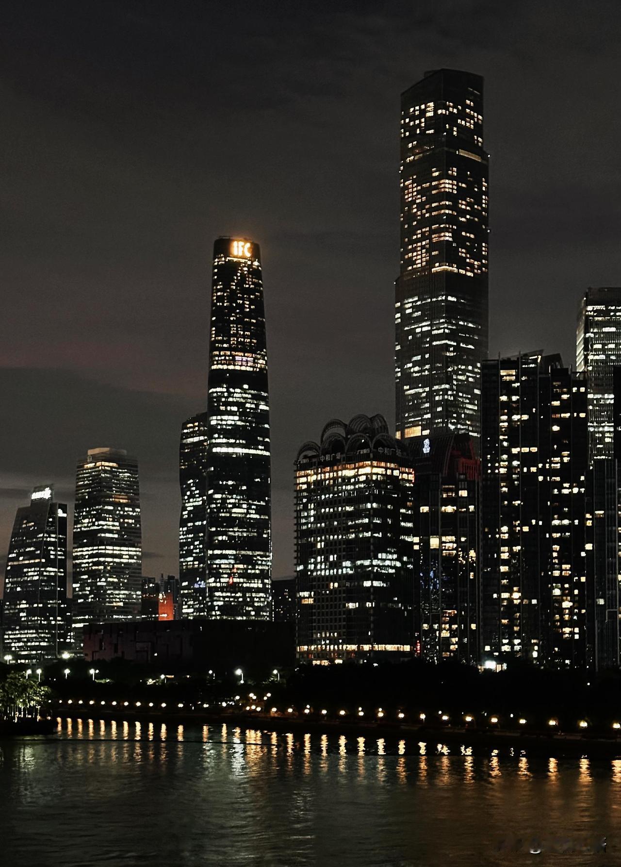 广州这栋楼太绝了！不愧是国内最美摩天大楼广州周大福金融中心也太惊艳了😭妥妥