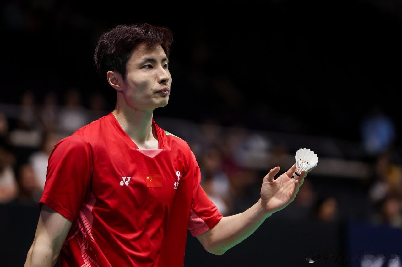 世界羽联2026年第16周世界排名公布，石宇奇世界排名重回第一！男单：石宇奇