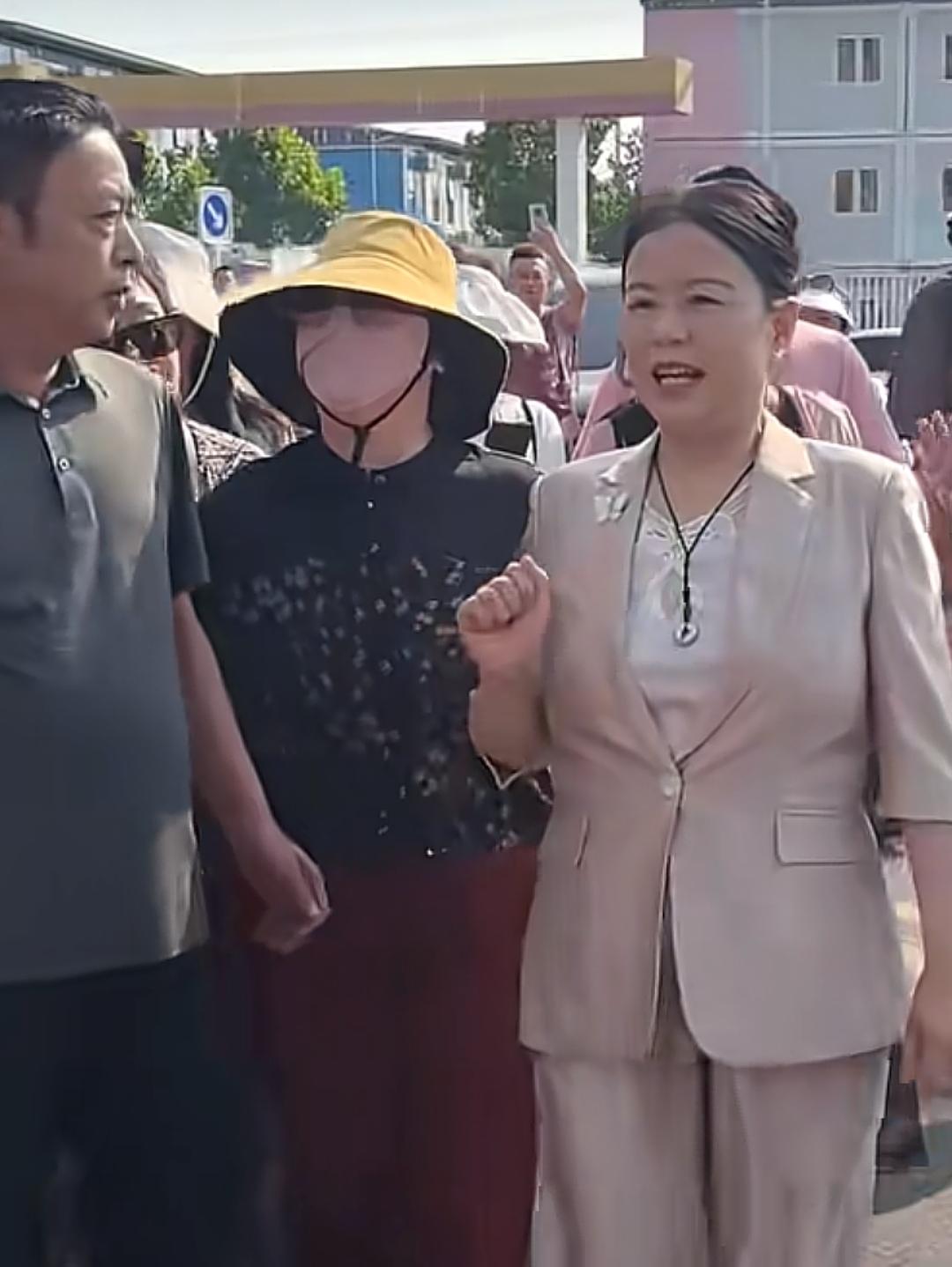 昨天许妈姚爸更新的动态，字里行间道尽了追真路上的百般艰难，也藏着他们从未动摇的决